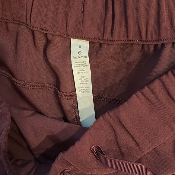 Lululemon On the Fly Jogger Woven - Picture 4 of 4